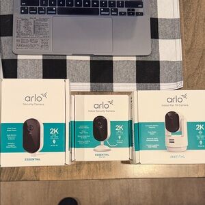 3 Arlo Security Camera’s 2K